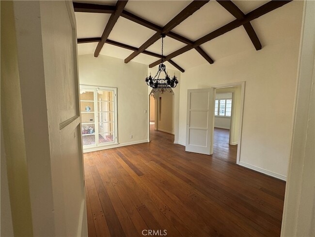Building Photo - 144 S La Peer Dr