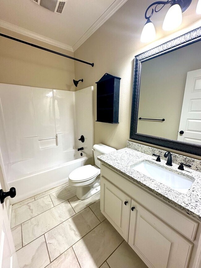Building Photo - 43283 Pond View Dr