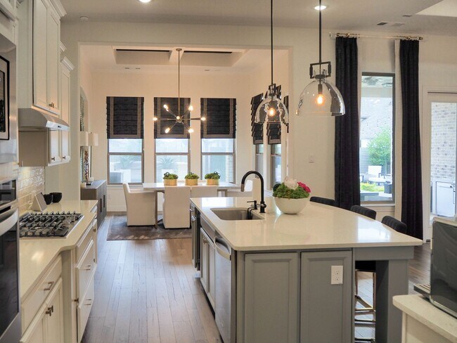 Building Photo - 1310 Sunflower Ave