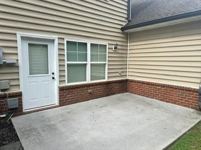 Building Photo - 1695 Stonebriar Dr NE