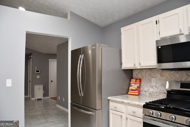 Building Photo - 5932 Homestead Cir