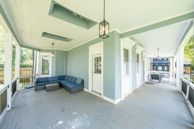 Building Photo - 139 W 4th Ave