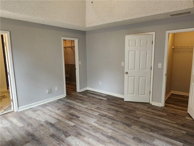 Master bedroom - 922 Sweetwater Way