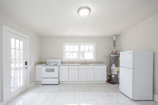 Building Photo - 486 Hammond Dr