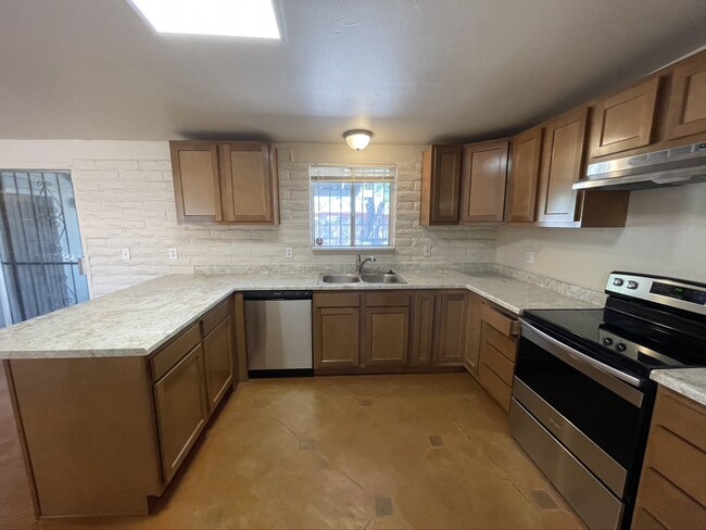 Building Photo - 7655 E Tulip Tree St