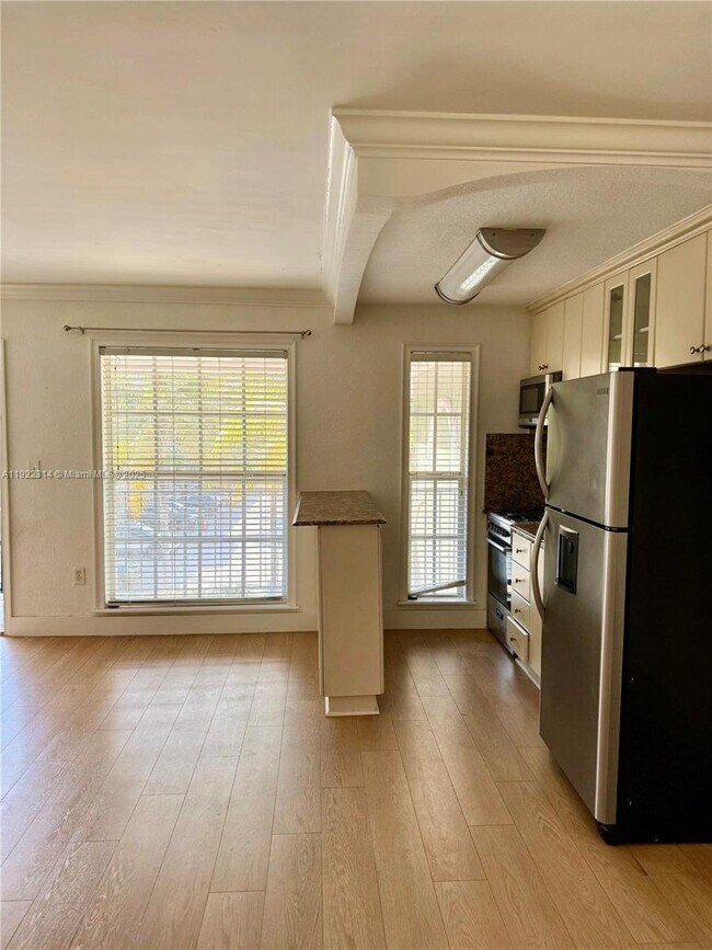 Building Photo - 3245 Virginia St