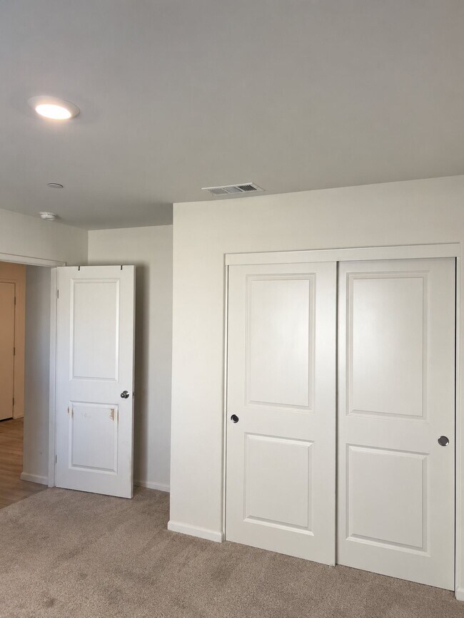 Building Photo - 1179 Mandrake Cove