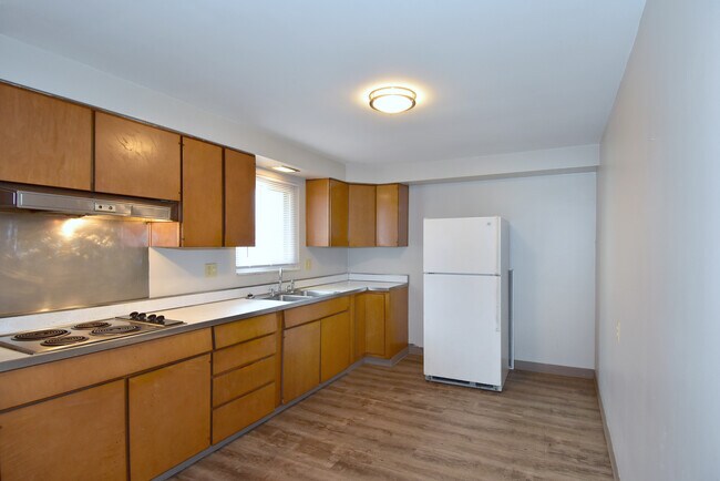 Large Kitchen with new LVT Flooring - 3101 Clermont Ave