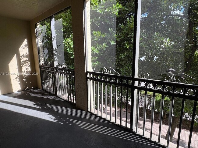 Building Photo - 2900 NW 125th Ave