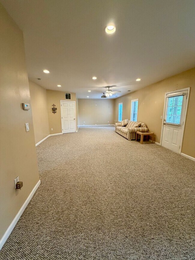 Building Photo - Stunning 5BR Retreat in Gated Village at Telfair