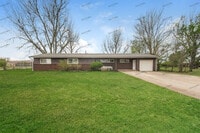 Building Photo - 5520 N Porter Dr