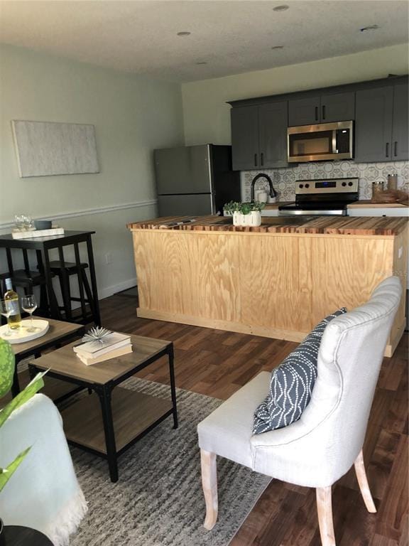 Building Photo - 1321 W North B St