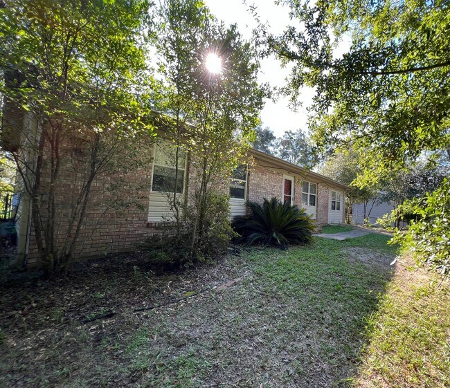 Primary Photo - 4011 Wood Dr