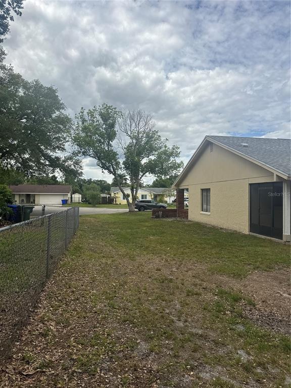 Building Photo - 2329 Pine Tree Ct