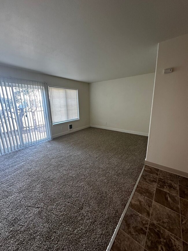 Building Photo - *Move In Special, Half off Rent! (See ad for details)*3 Bedroom, 1 and half Bathroom Duplex!