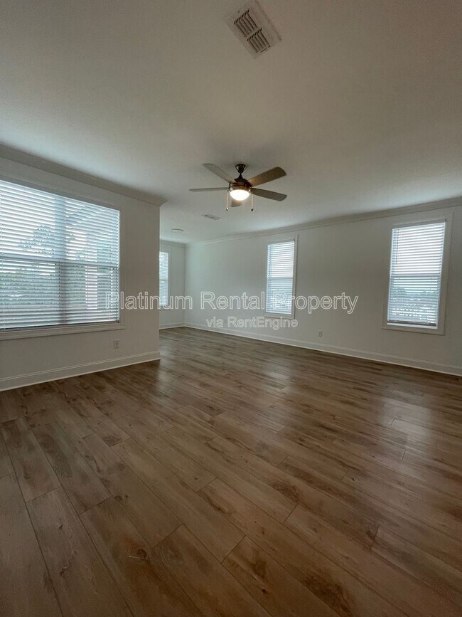 Building Photo - 5221 Riden Ct