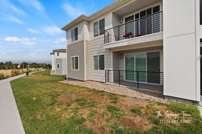 Building Photo - MODERN LUXURY 2BD/2BA/2CAR CONDO in Briargate