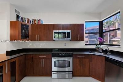 Building Photo - 15533 N Miami Lakeway