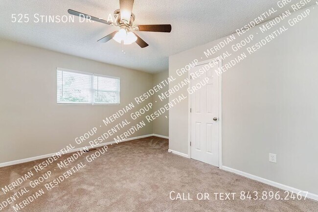 Building Photo - 525 Stinson Dr