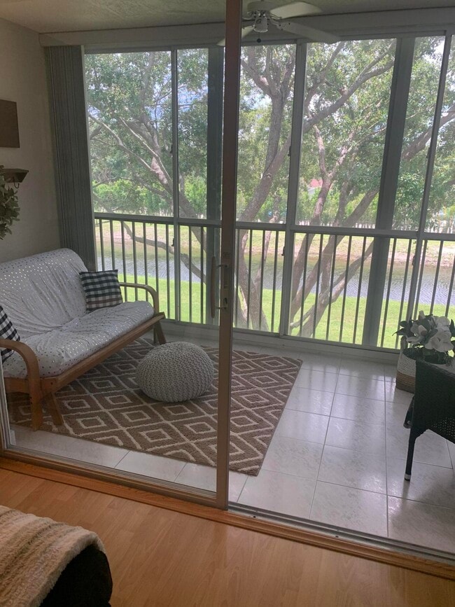 Building Photo - 4734 Lucerne Lakes Blvd