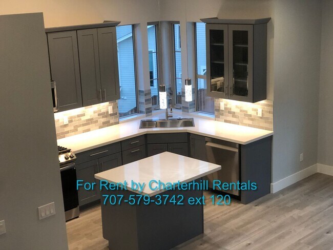 Building Photo - Beautiful, brand new, Fountaingrove home in convenient location near Keysight, Medtronic, Fountai...