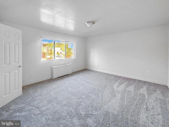 Building Photo - 1005 Chillum Rd