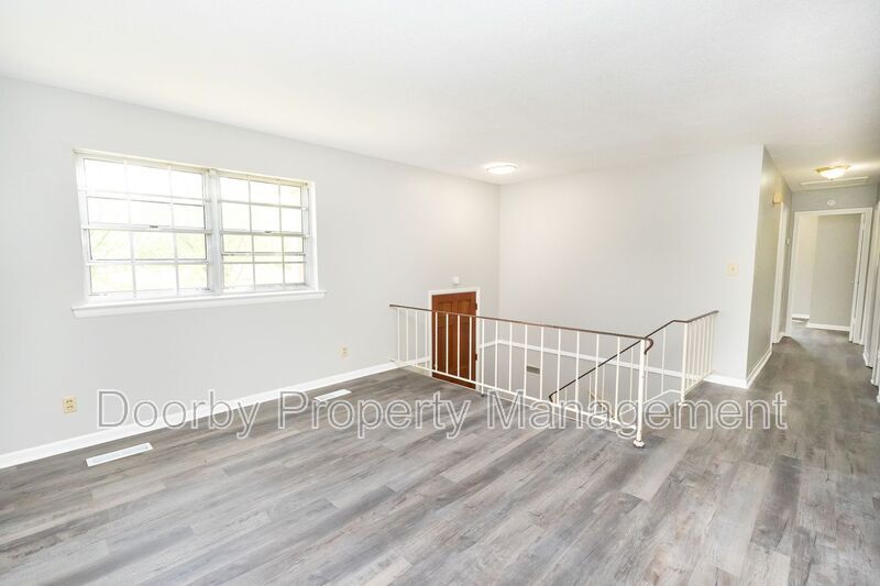 Building Photo - 8911 Drake Parkway Rd