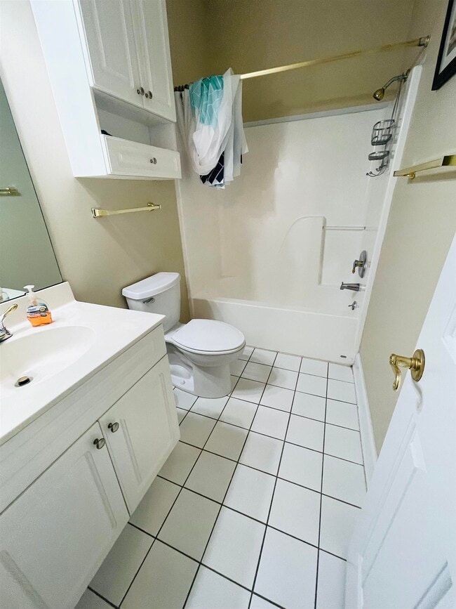 Building Photo - 702 Riverwalk Dr