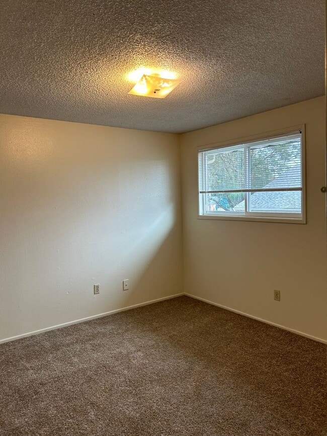 Building Photo - (894) 5th Ave Tri-Plex - 2 Bedroom / 1.5 B...