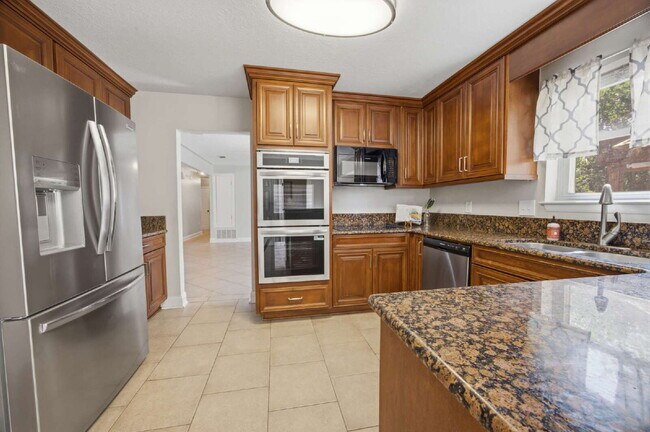 Building Photo - "Charming 4-Bedroom Shalimar Retreat- Power Included With Rent!"