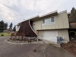 Building Photo - 10410 S Fruitland