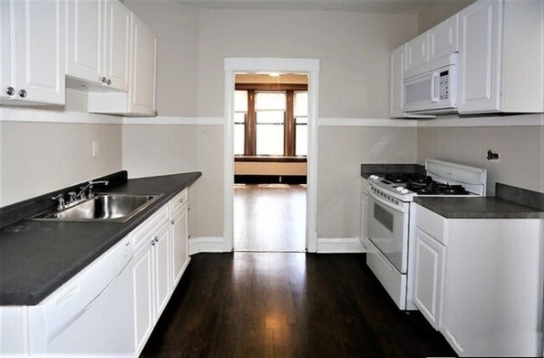 Building Photo - 3524 W Grace St