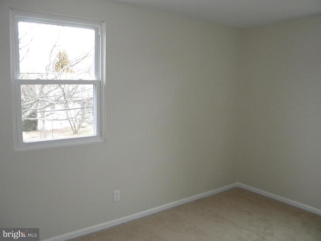 Building Photo - 5022 Druid Dr