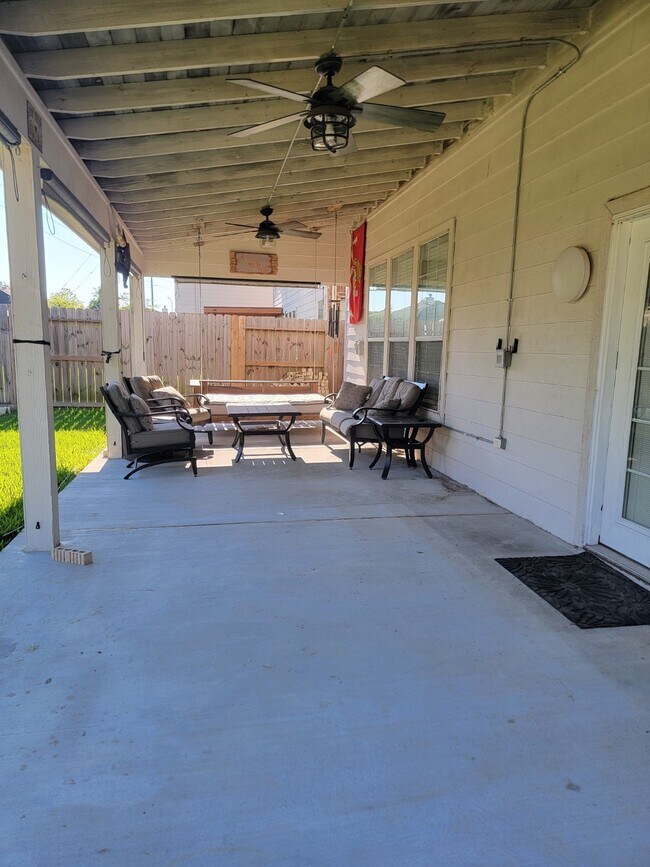 Building Photo - 2507 Willow Springs Ln