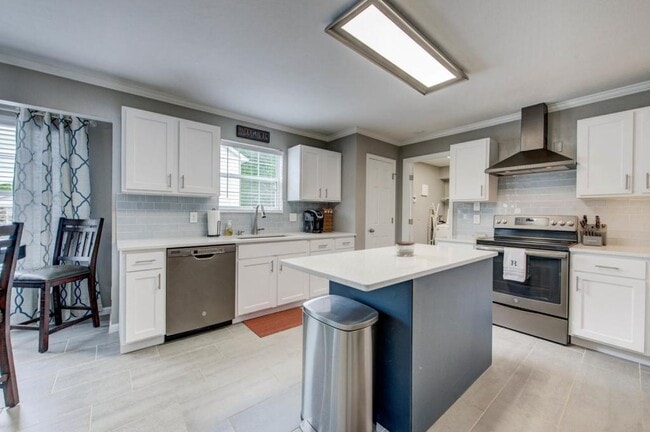 Building Photo - 8200 Gallaher Station Dr