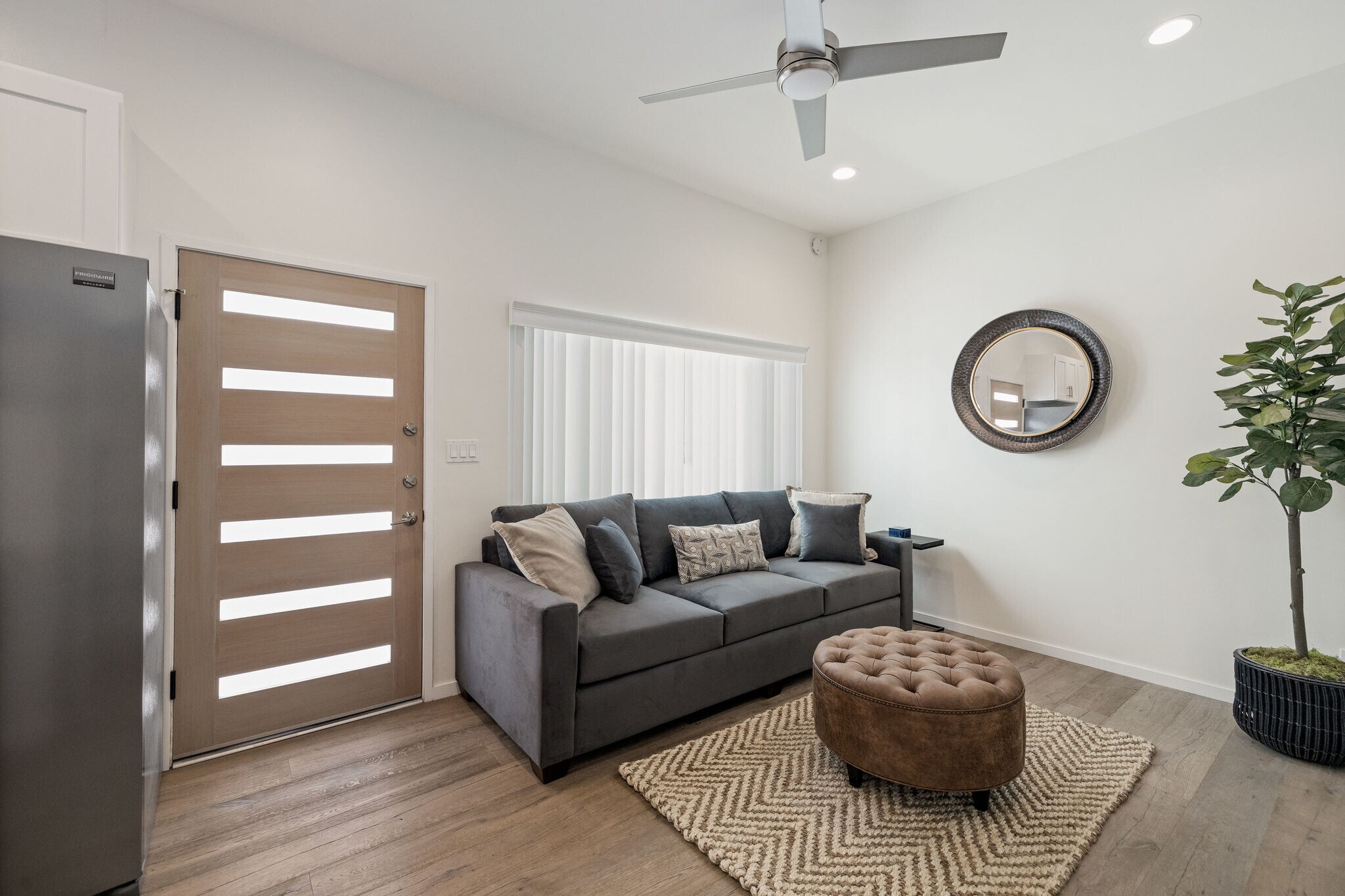 Building Photo - 131 Gull St