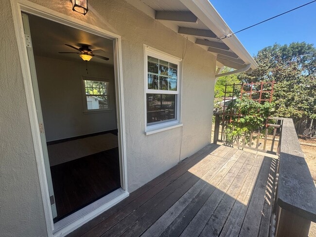 Building Photo - 3 Bedroom, 2 Bath Home for Lease
