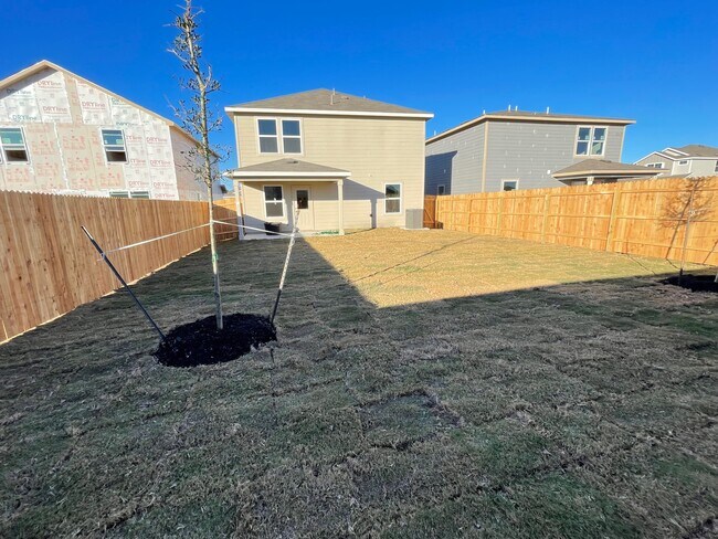 Building Photo - 6035 Bluestem Way