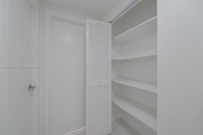 Building Photo - 1980 S Ocean Dr