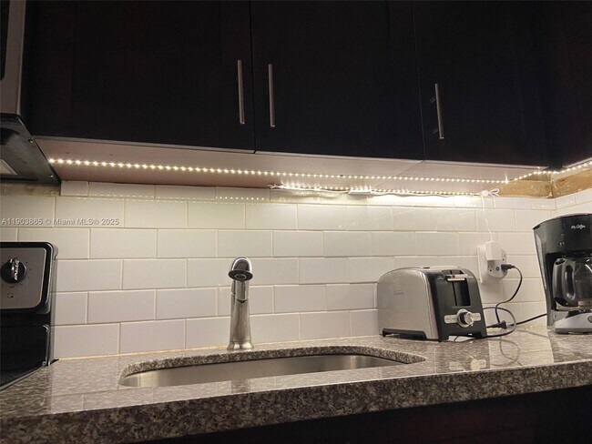 Building Photo - 2426 SE 17th St