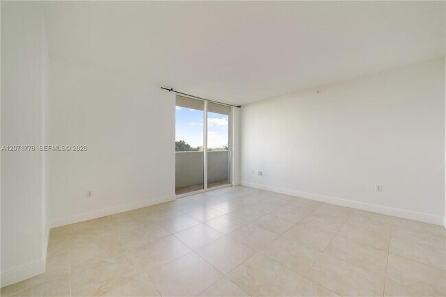 Building Photo - 3000 Coral Wy