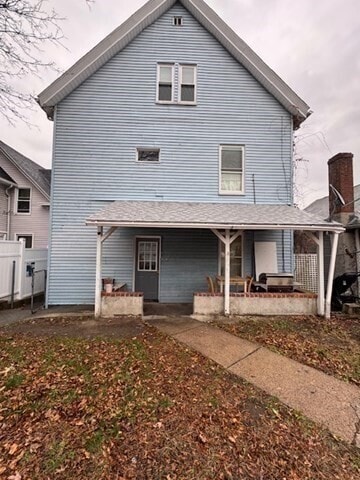 Building Photo - 6 Apple St