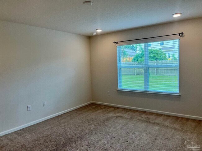 Building Photo - 5862 Blackhorse Cir