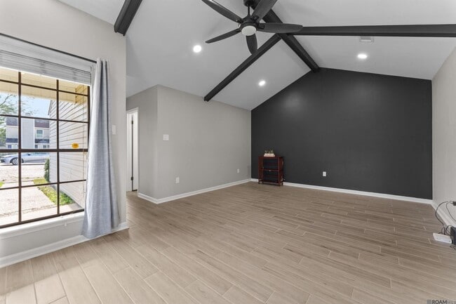 Building Photo - 15613 Shenandoah Square Ave.