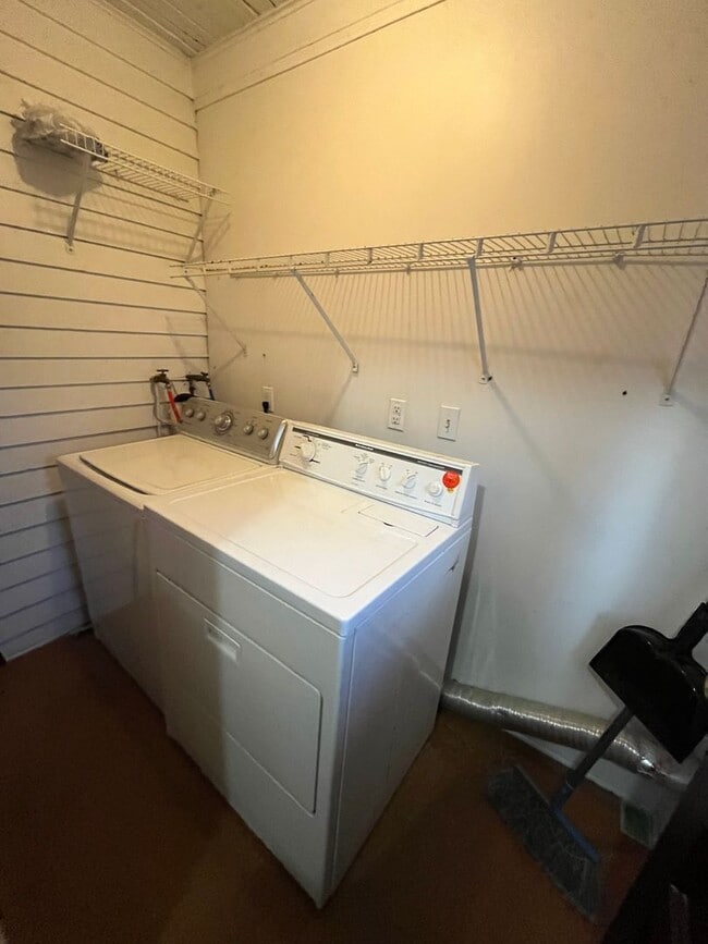 Building Photo - 229 14th Ave