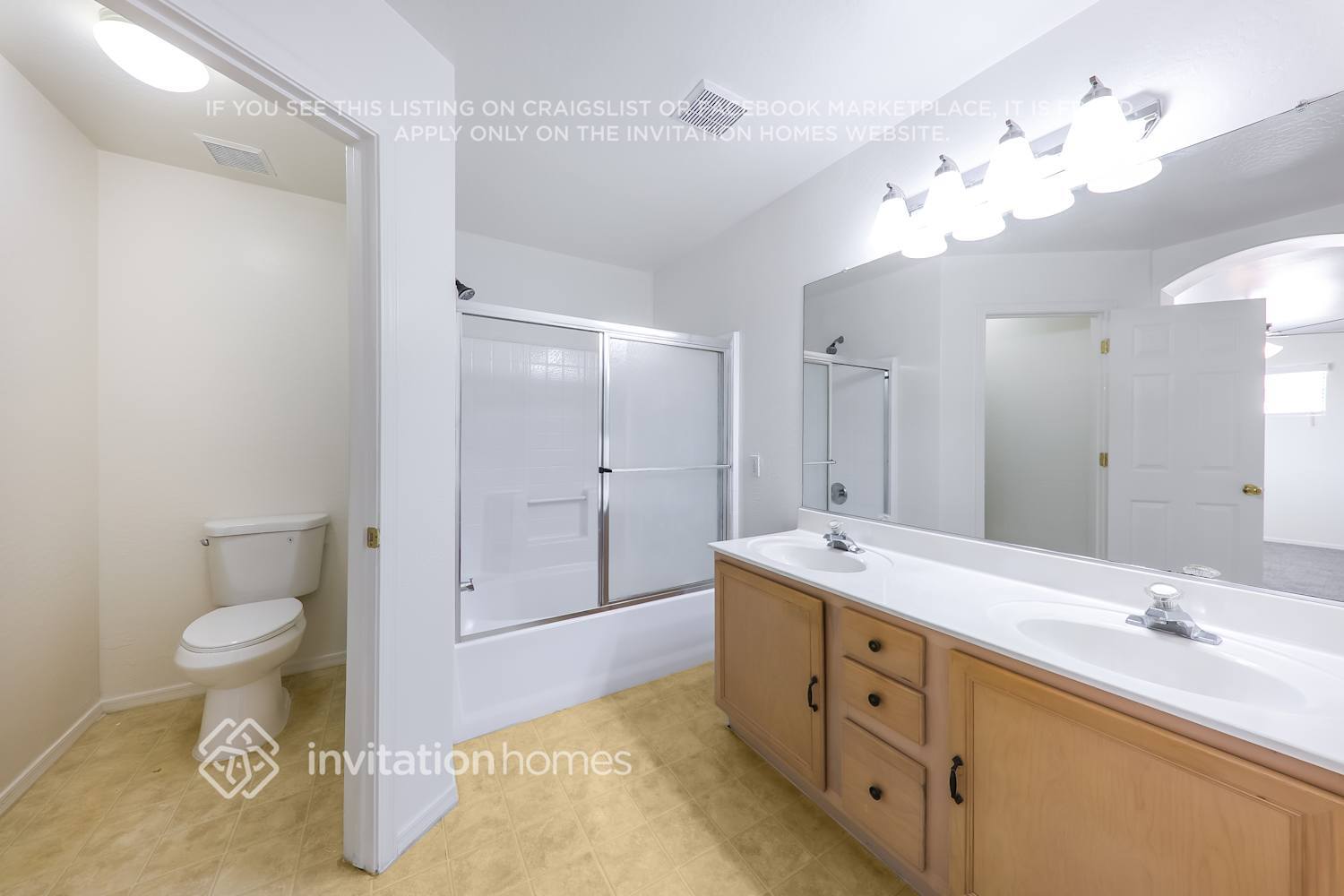 Building Photo - 7111 N 77th Dr