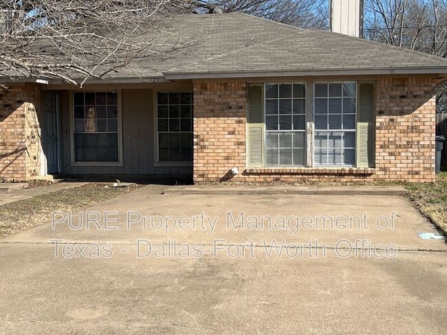 Building Photo - 423 Claire Ct