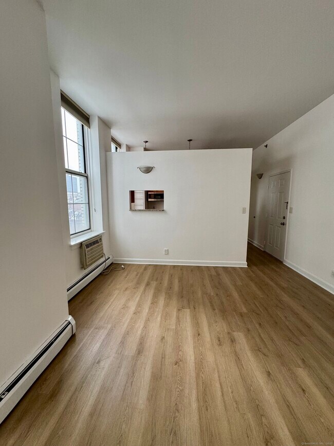 Building Photo - 124 Court St