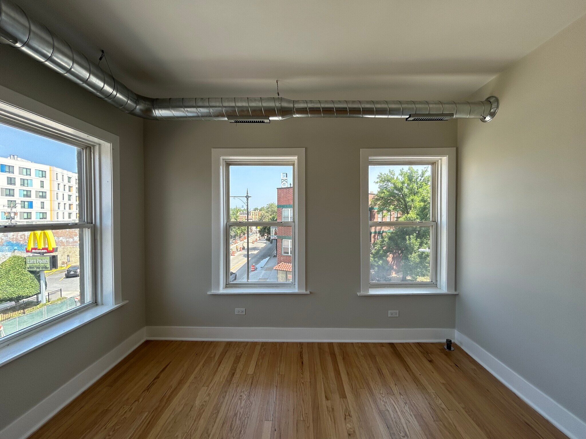 Building Photo - 2712 N Milwaukee Ave