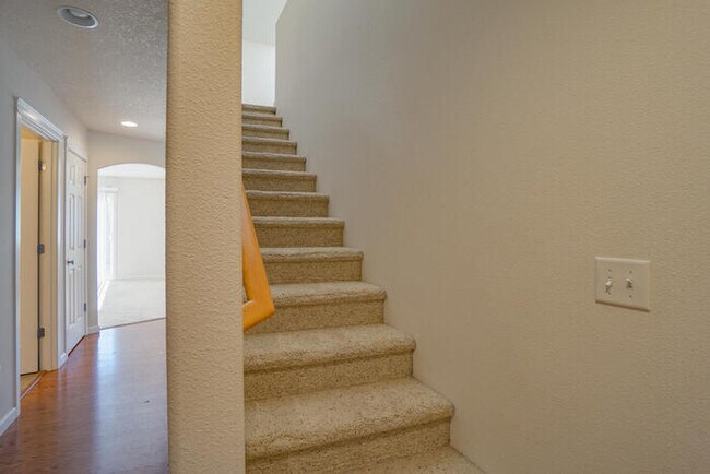 Building Photo - BEAUTIFUL THREE BEDROOM HOME IN VANCOUVER